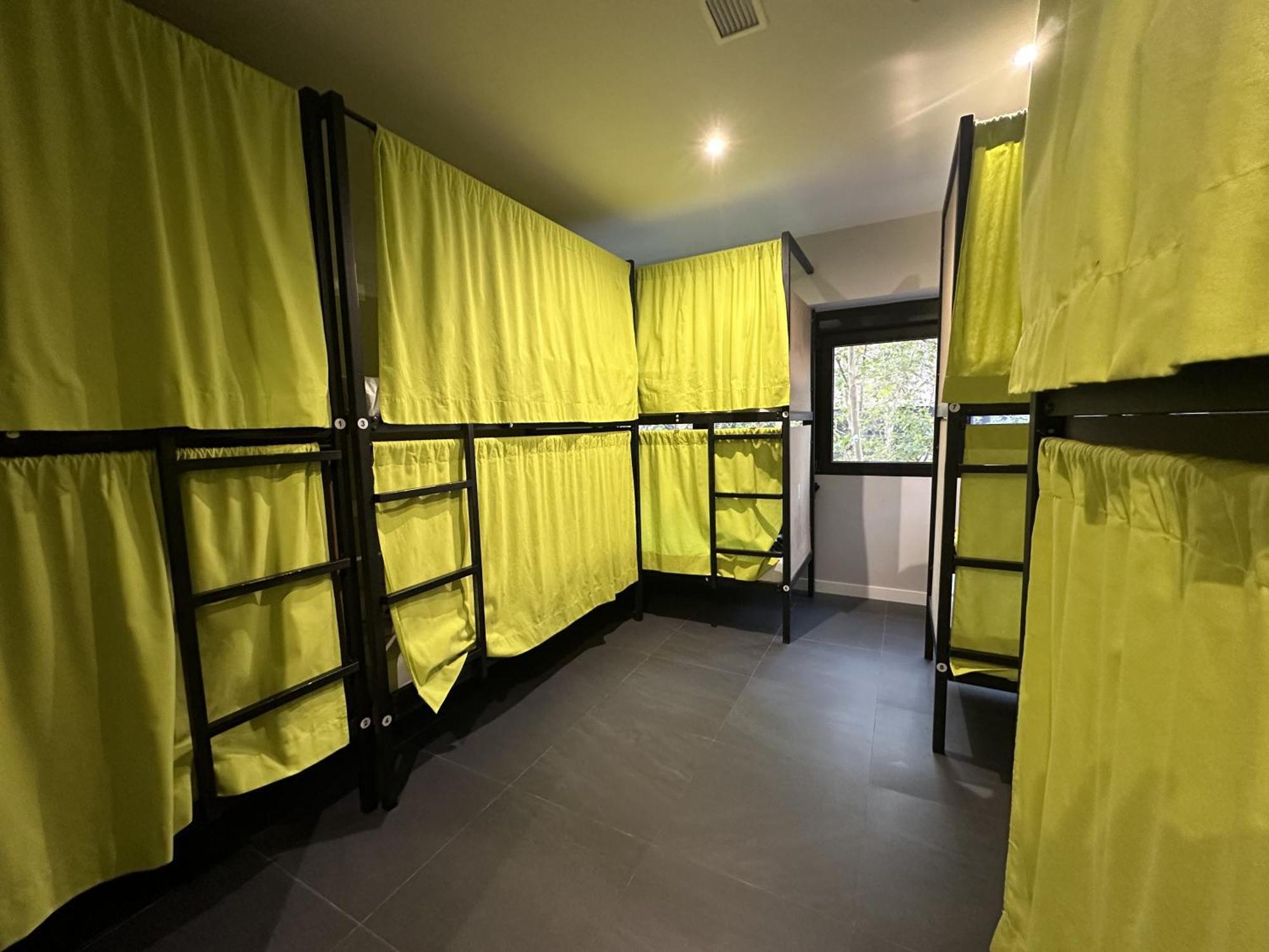 Madriz Hostel エクステリア 写真