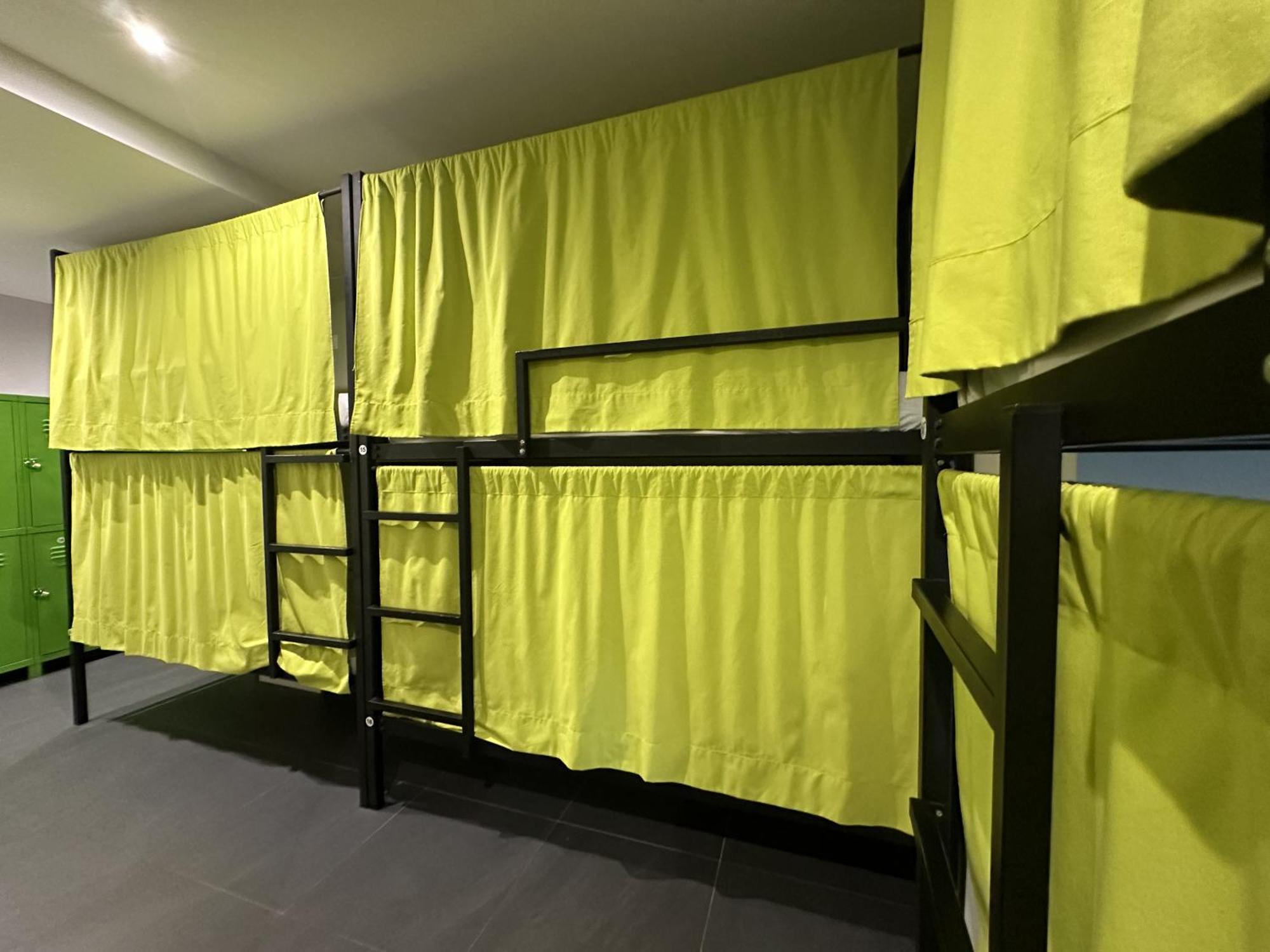 Madriz Hostel エクステリア 写真