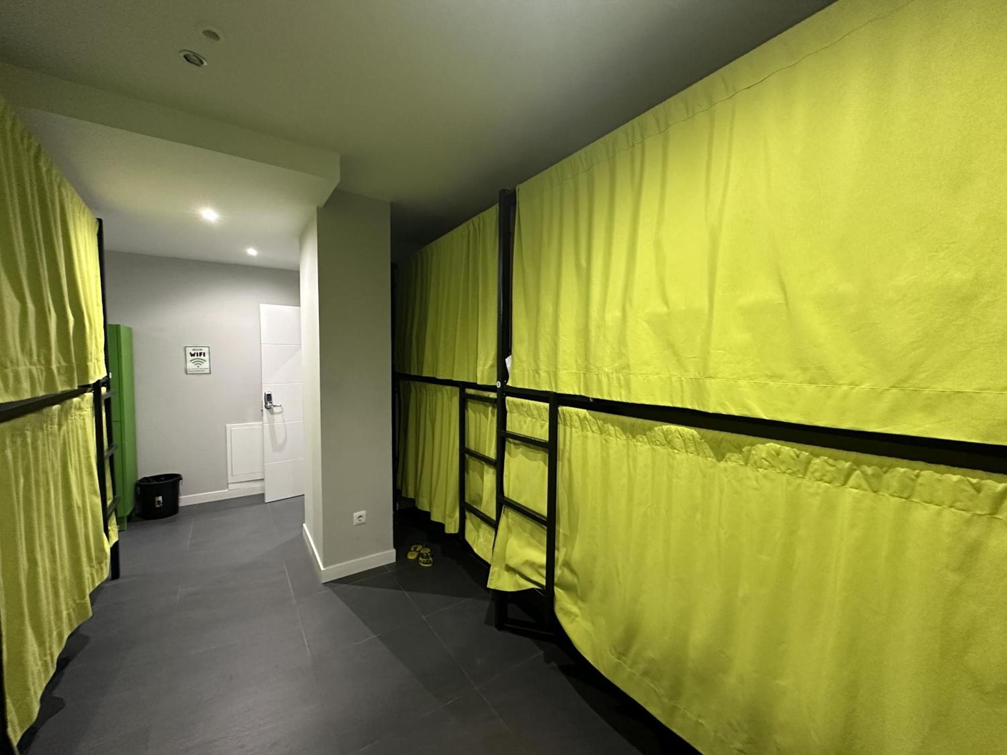 Madriz Hostel エクステリア 写真